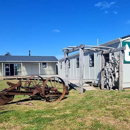 Rarakau Lodge Tuatapere Экстерьер фото